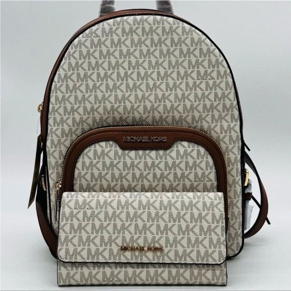 Michael Kors | Bags | Michael Kors Medium Jaycee Zip Packet  display picture 3
